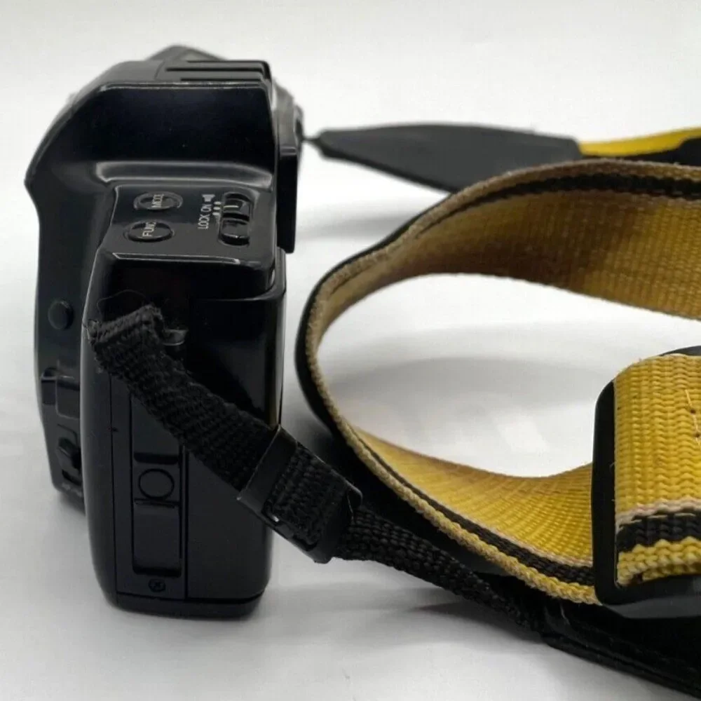 Minolta Maxxum SLR 35mm Camera 7000i ~With Nice Custom Strap